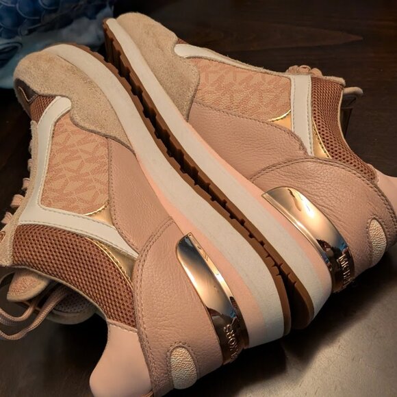 P10 MICHAEL KORS WILMA Trainer Sneakers - Picture 9 of 10